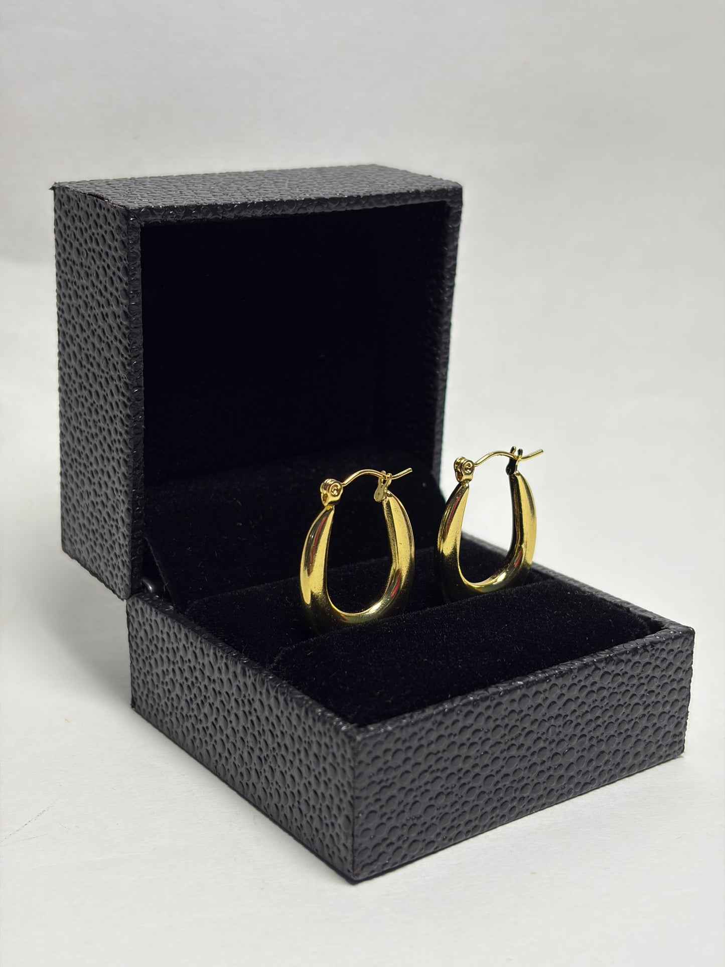 Oval vintage hoops
