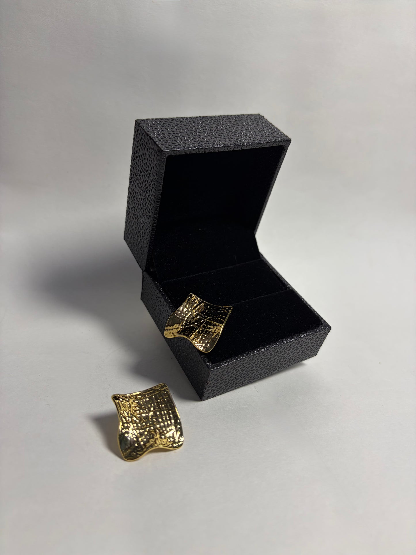 Flux Studs